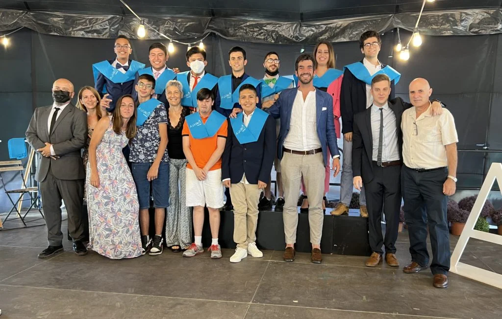 Nuestros alumnos del Colegio A LA PAR se gradúan IMG_3880-e1655894463281-1024x652
