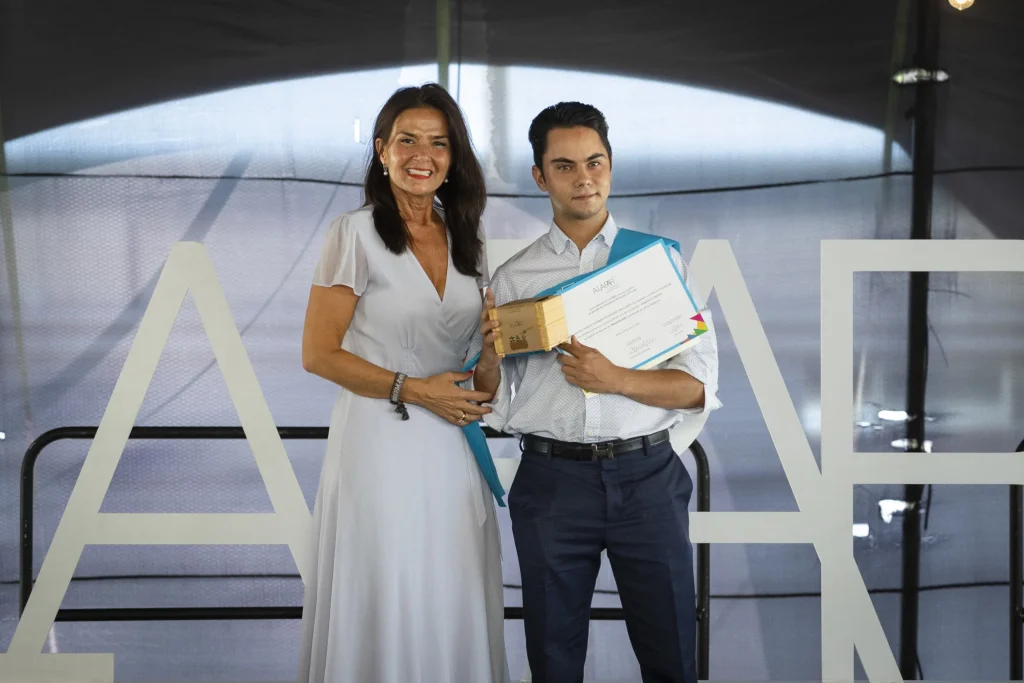 Graduación-Campus-2022-32-uai-2064x1376