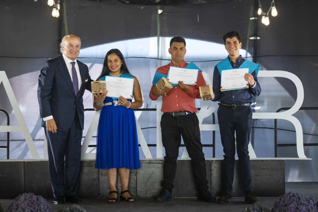 Graduación-Campus-2022-40-uai-2064x1376