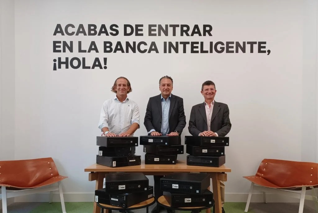 La Fundación A LA PAR recibe CPUs por parte de EVO Banco MicrosoftTeams-image-1024x688