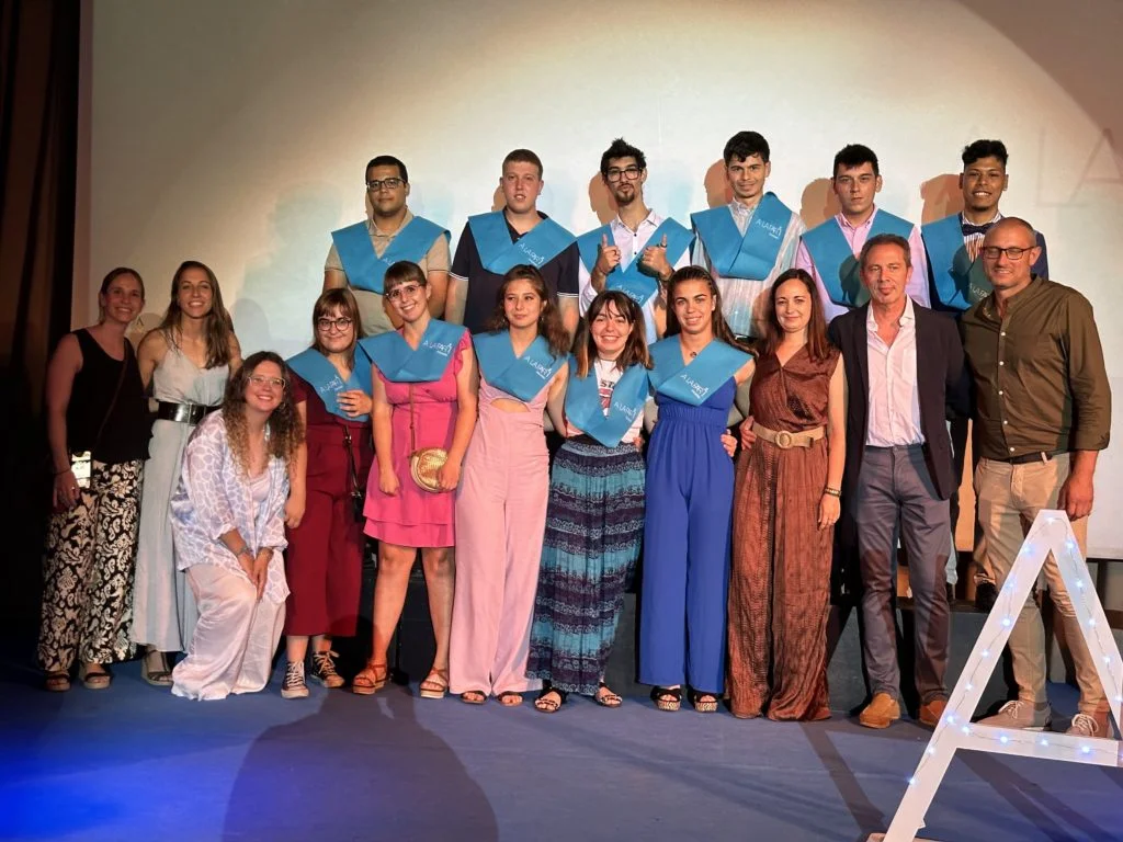 Acto de graduación de alumnos del colegio 20230627_181713973_iOS-1024x768