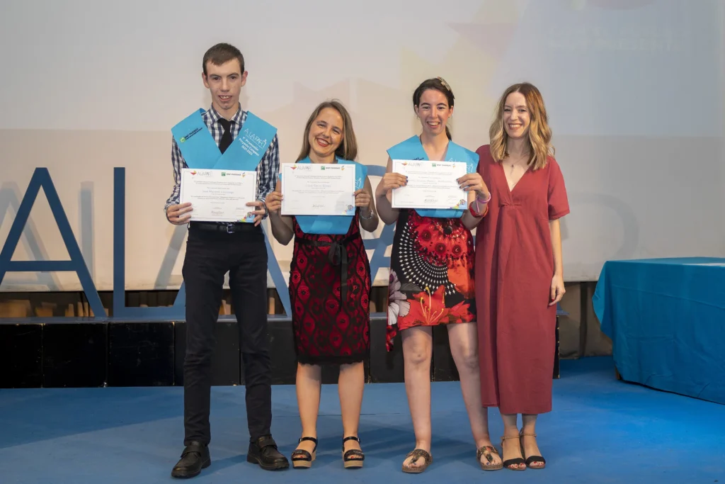 Graduación de la I promoción del proyecto Compass COMPASS-26-uai-2064x1376