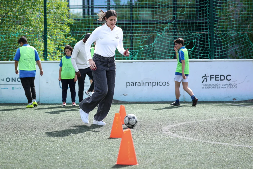 Fundacion-A-LA-PAR-Visit-Laureus-Sport-for-Good-17-scaled-uai-2064x1376