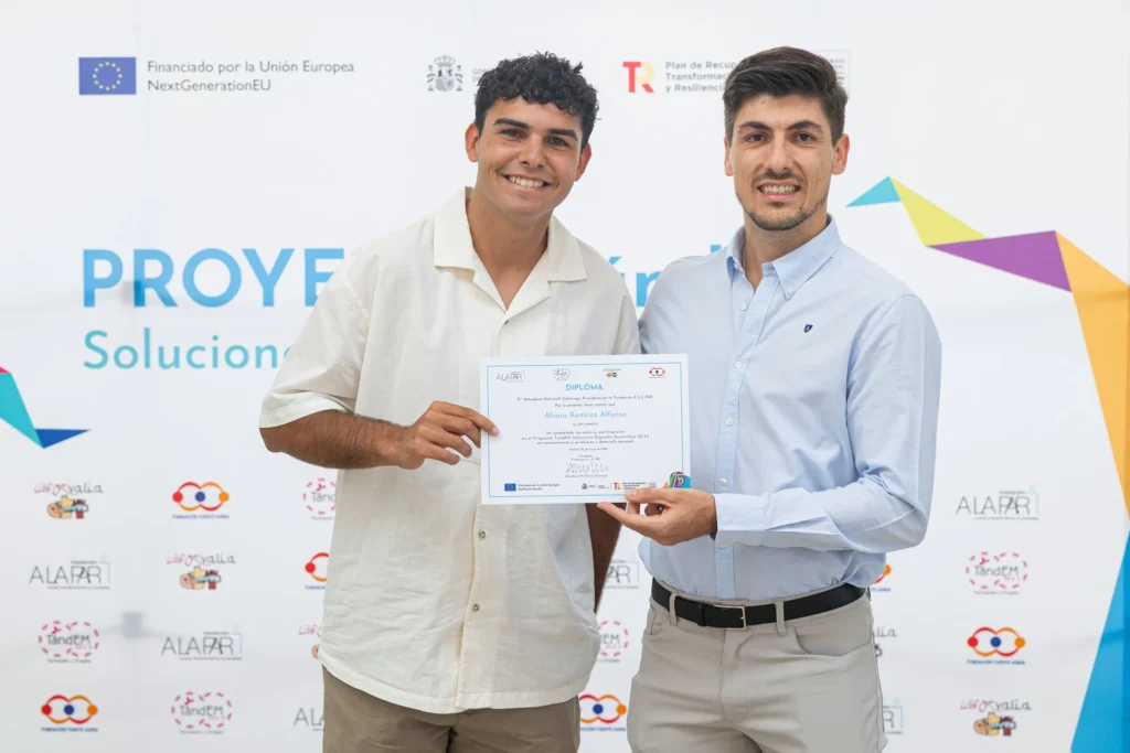 El team TándEM cierra un año lleno de logros TANDEM-1-Graduacion-45_web-scaled-uai-2064x1376