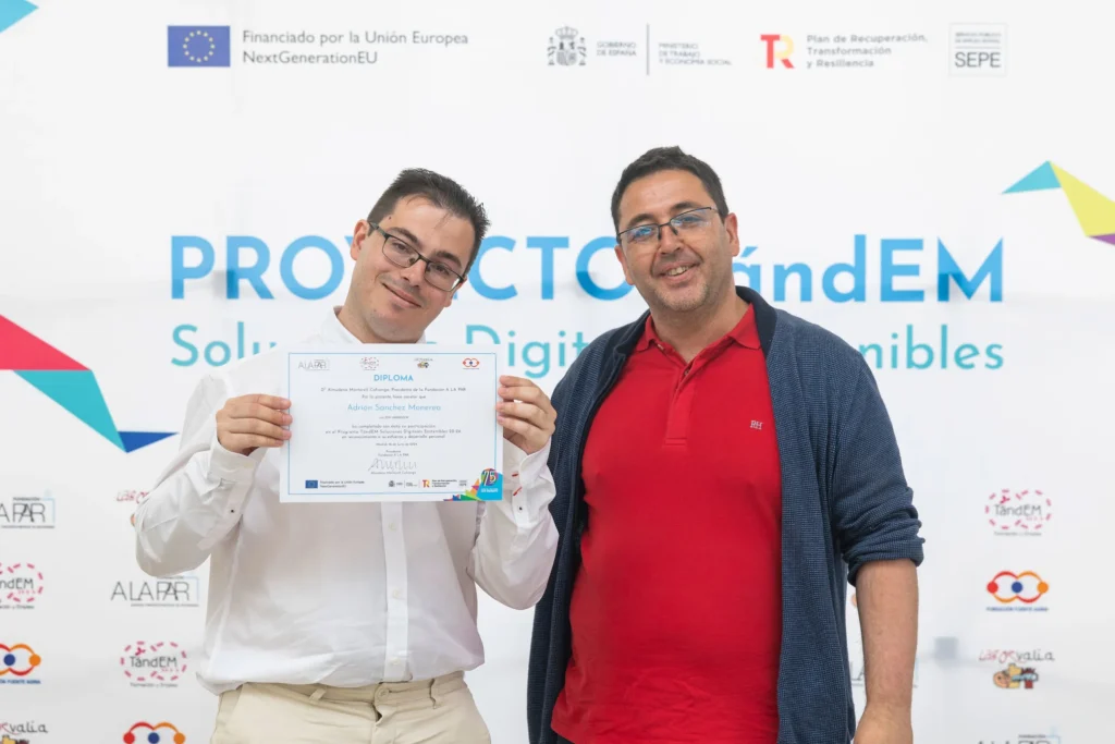 El team TándEM cierra un año lleno de logros TANDEM-1-Graduacion-50_web-scaled-uai-2064x1376