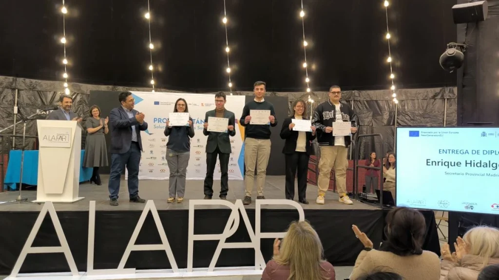 Los alumnos del Proyecto TándEM se gradúan tandem-2