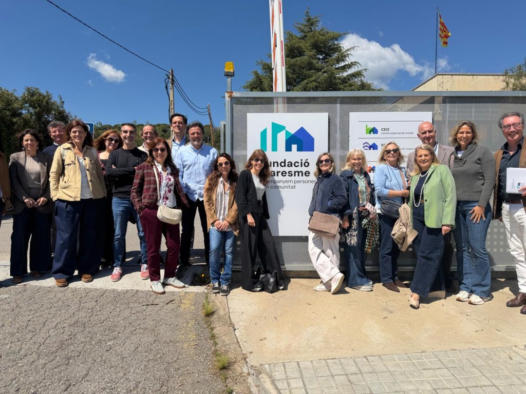 Visitamos la Fundación El Maresme y La Fageda El equipo de dirección de A LA PAR visitando la Fundación La Fageda